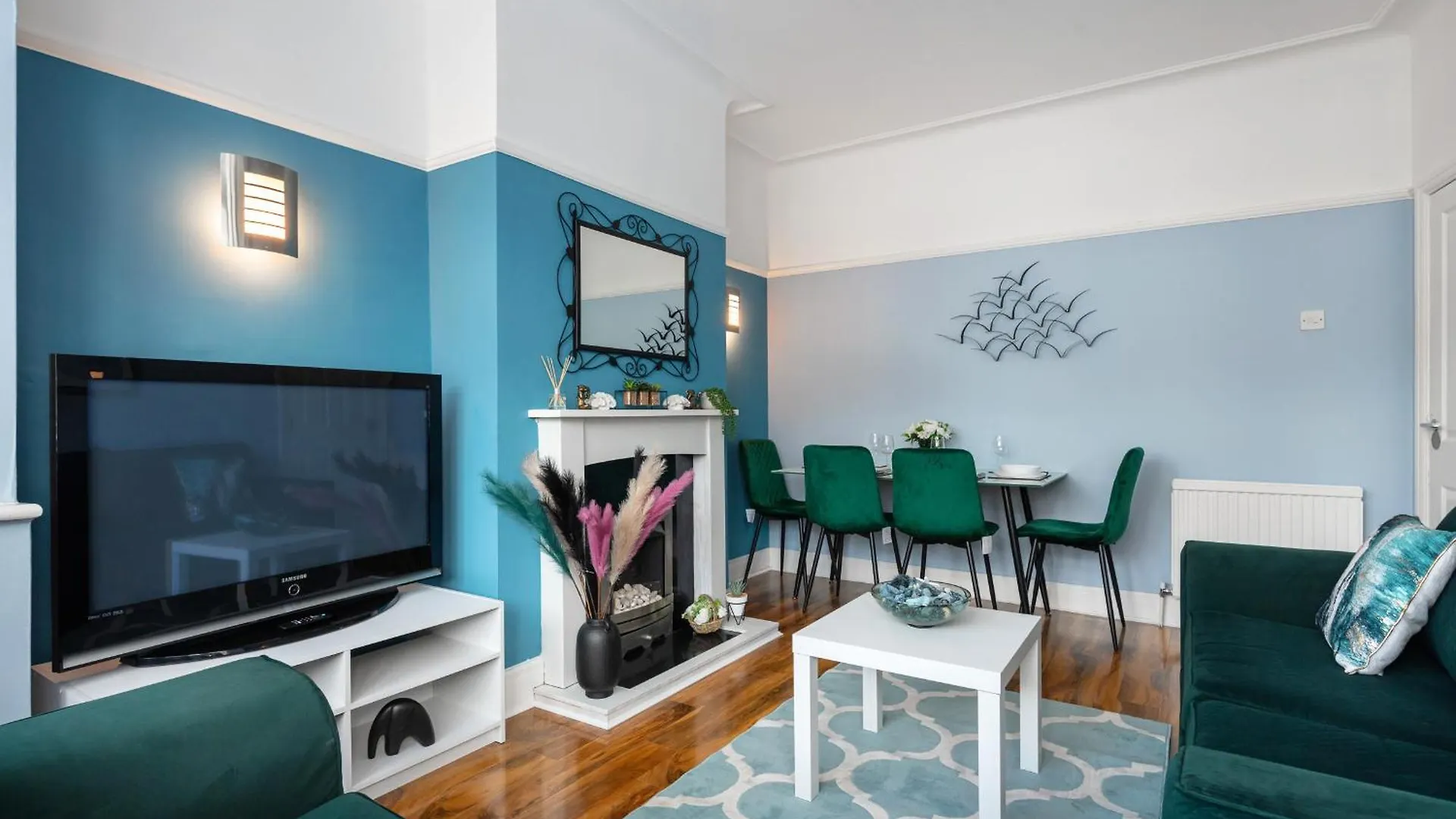 New - Stylish 4 Bedroom House, Business & Leisure. Discount On Long Stays. By Jesswood Properties. Southend-on-Sea 0*,  United Kingdom